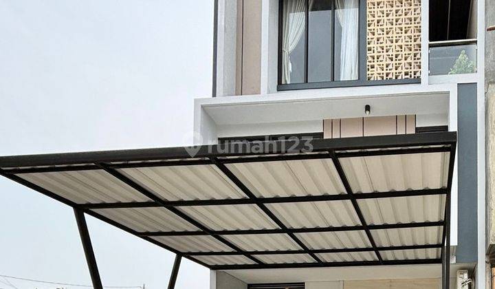 Jual Murah Rumah Baru Townhouse 3 Lantai Bonus Private Lift di Pejaten 1