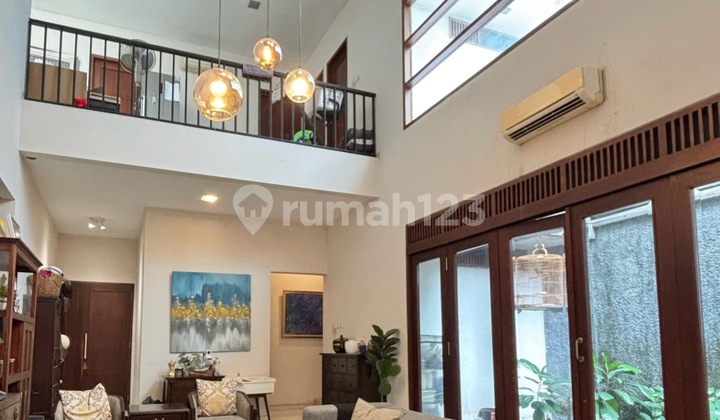 Rumah dalam Komplek siap huni lingkungan tenang lokasi strategis di Kebayoran Baru