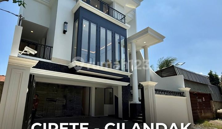 Rumah Brand New Mewah Gaya American Classic Elegan Mewah Siap Huni di Cipete Cilandak