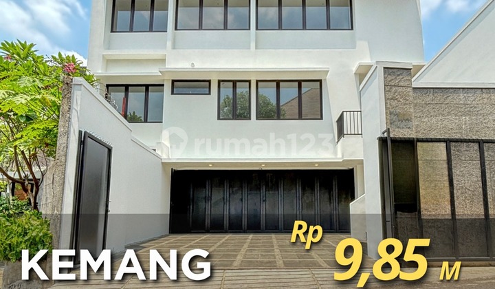 Rumah Baru Desain Modern Layout Plong ada Private Pool Siap Huni Lokasi Super Strategis di Kemang