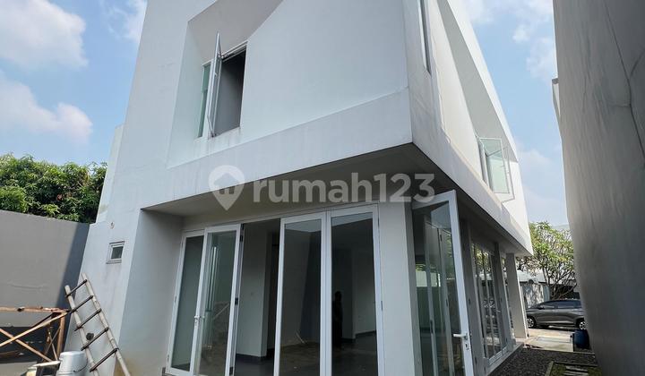 Dijual Rumah Brand New Dalam Townhouse Private Desain by Andra Matin di Lebak Bulus