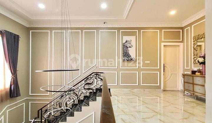 Rumah Mewah Terawat Siap Huni Desain Modern Classic Jalan Depan Lebar di Tebet 2