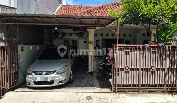 Well-Maintained 1-Story House Ready to Occupy in Jagakarsa Residential Area