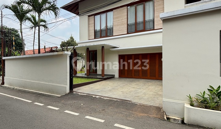 rumah mewah desain modern tropis siap huni semi furnished ada private pool luas lokasi strategis di Cipete