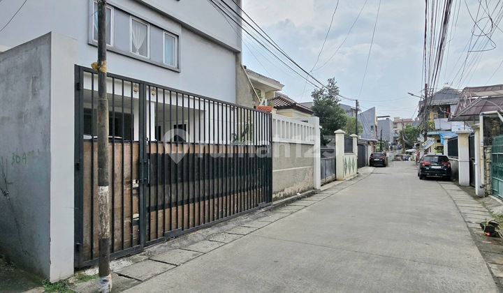 Kos Ekslusif Bagus Furnished Lokasi Sangat Strategis diKebayoran Baru Row Jalan Lebar High Occupancy Cocok untuk Investasi