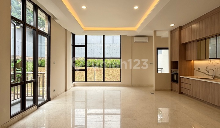 Rumah baru siap huni posisi hoek dalam komplek elit lokasi sangat strategis ada private lift dekat Pondok Indah Mall Rumah baru siap huni posisi hoek dalam komplek elit lokasi sangat strategis ada private lift dekat Pondok Indah Mall