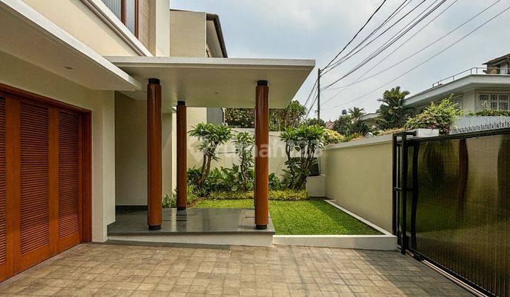 Sewa Rumah Baru Bagus Ada Private Swimming Pool Siap Huni di Cipete 2