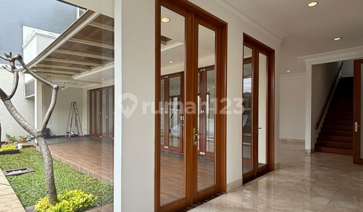 rumah mewah desain modern tropis siap huni semi furnished ada private pool luas lokasi strategis di Cipete 2