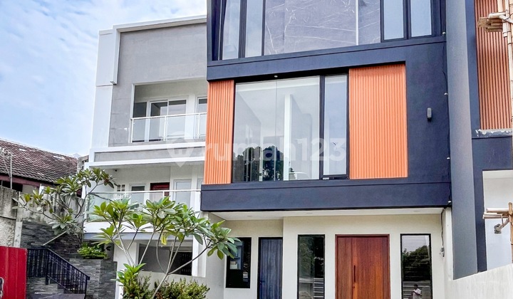 Rumah Brand New Design Modern Minimalis Dalam Townhouse 5 Menit ke Citos lokasi super strategis di Cilandak
