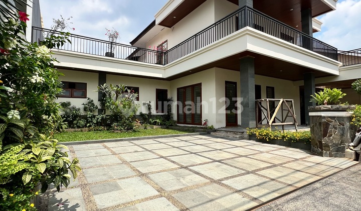 Dijual Rumah Mewah Dalam Komplek Fully Renovated Di Siaga Raya
