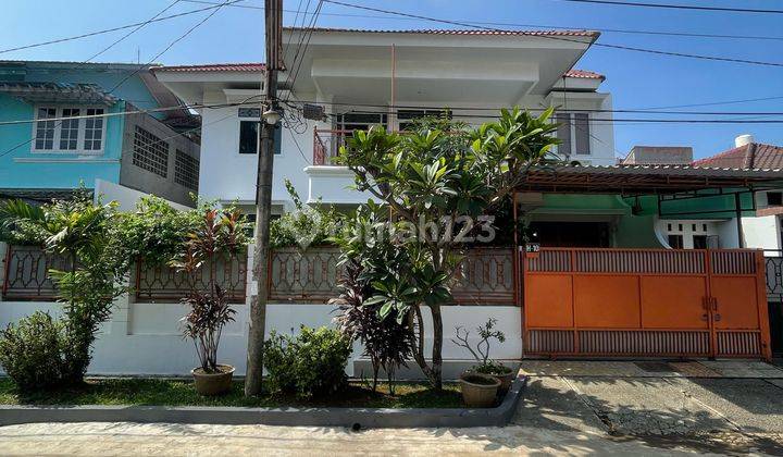 For Sale Rumah Lama Terawat siap huni haga miring di Cinere  2