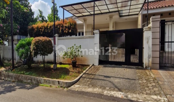  Rumah Terwat 1 Lantai Raw Jalan Lebar  di Pondok Indah, Pondok Indah