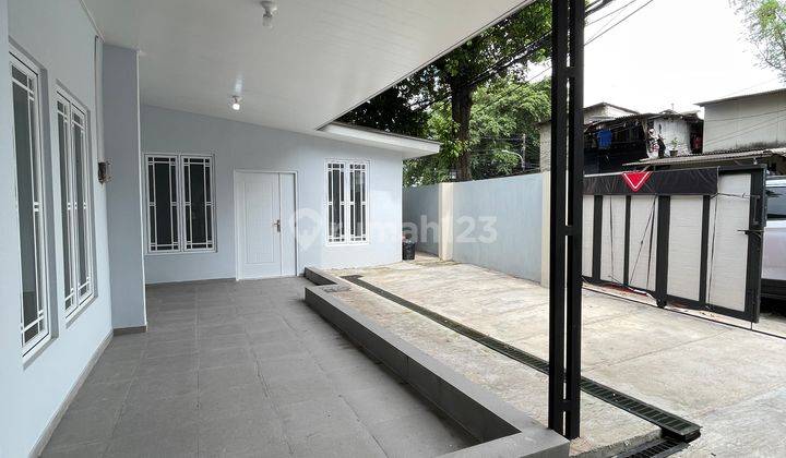 Dijual Rumah 2 Lantai Area Komersil Strategis Untuk Usaha Tempat Tinggal Dan Kantor 2