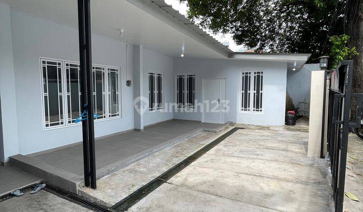 Dijual Rumah 2 Lantai Area Komersil Strategis Untuk Usaha Tempat Tinggal Dan Kantor 1