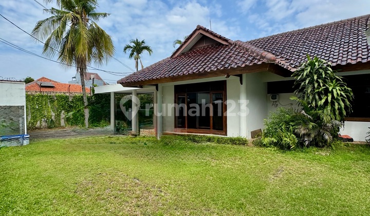 Rumah 1 Lantai Halaman Luas Area Tenang & Strategis di Cipete 2