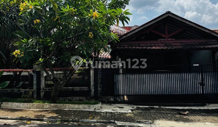 Dijual Termurah Rumah Lama Komplek Elit di Cinere