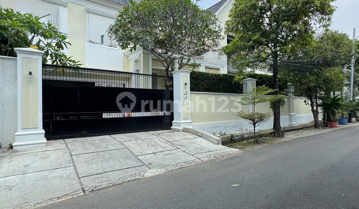 Rumah Collonial Classic Design Siap Huni Di Cipete