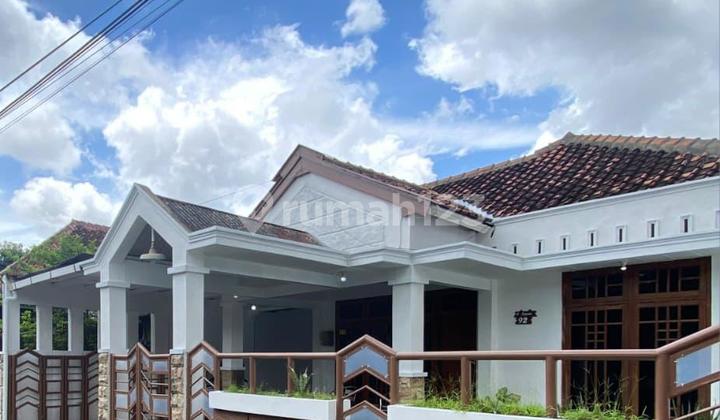Ready-to-Occupy Comfortable and Lush House in Banguntapan Yogyakarta 2