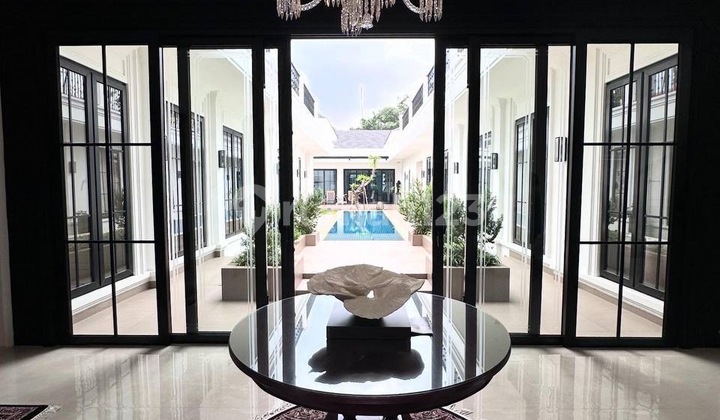 Brand New Classic Luxury High Spec Material Di Kebayoran Lama