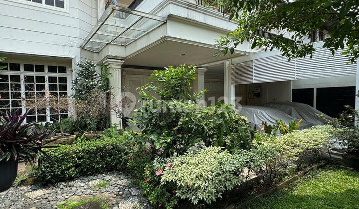 Rumah 2 Lantai Dalam Komplek Mewah Di Fatmawati