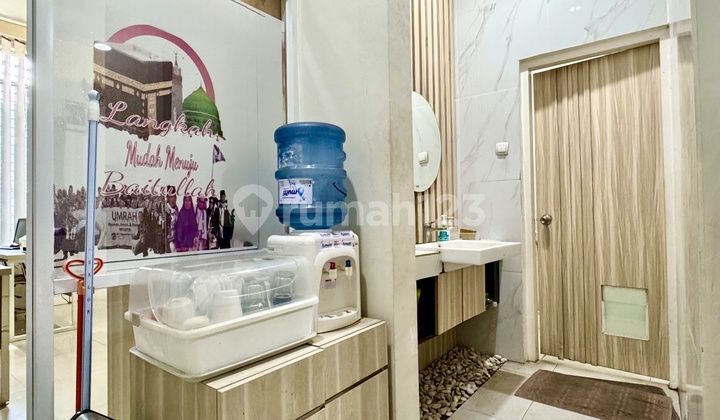 Ready-to-Occupy Shop House at Plaza Pondok Indah Semi-Furnished 2