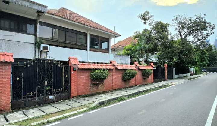Rumah Lama 2 Lantai Area Strategis Cikini Menteng Gol C 2