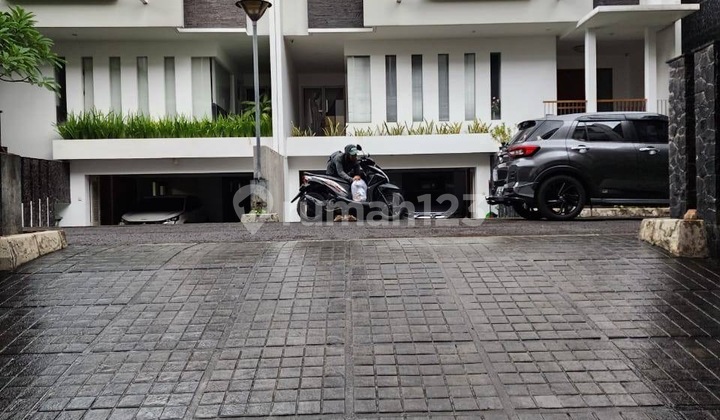 Ready-to-Occupy House in Strategic Area Brawijaya Town House Kebayoran Baru 2