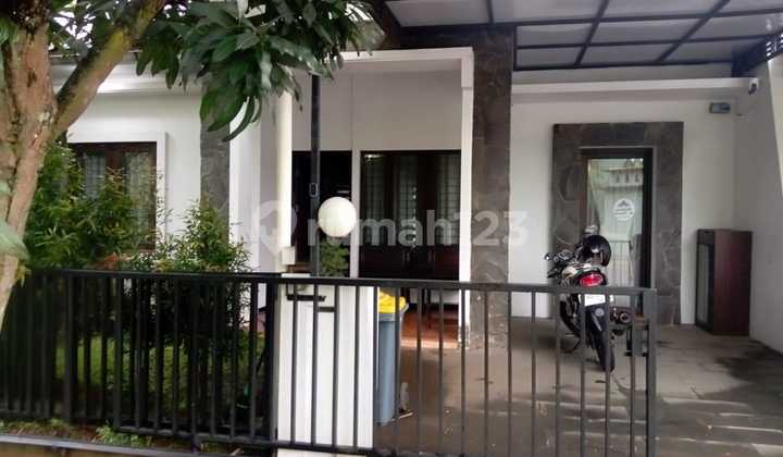 Fully Furnished + Swimming Pool House at Griya Duta Mas Ungaran 1