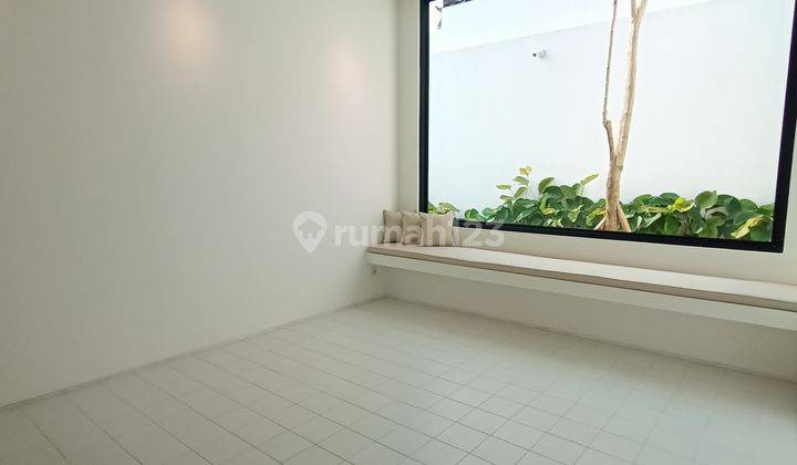 Rumah exclusive Puri Arga golf BSB include furniture dan kolam renang pribadi 