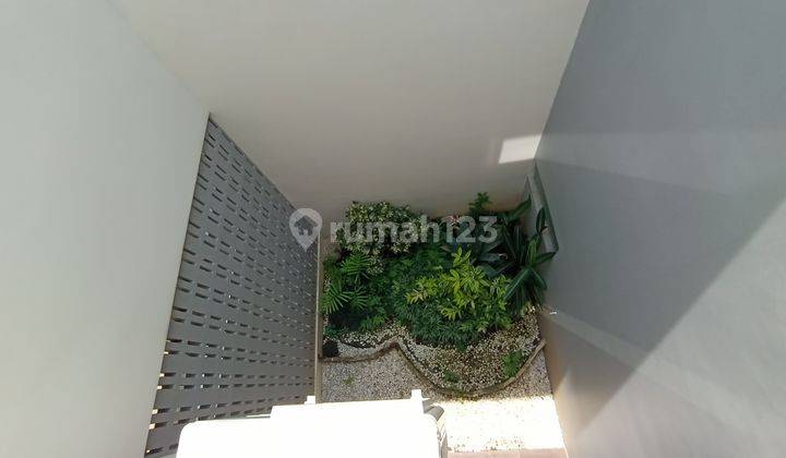 Semi furnished rumah mewah hilago bsb city 2