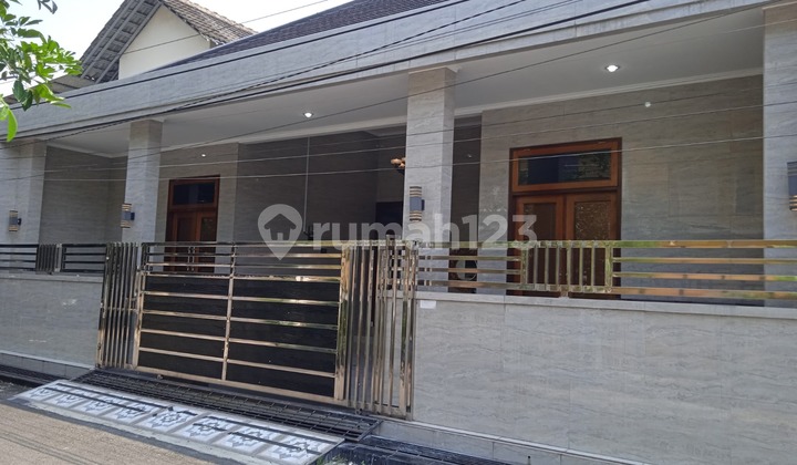 Luxury house in Bukitsari fully furnished near UNDIP Tembalang.