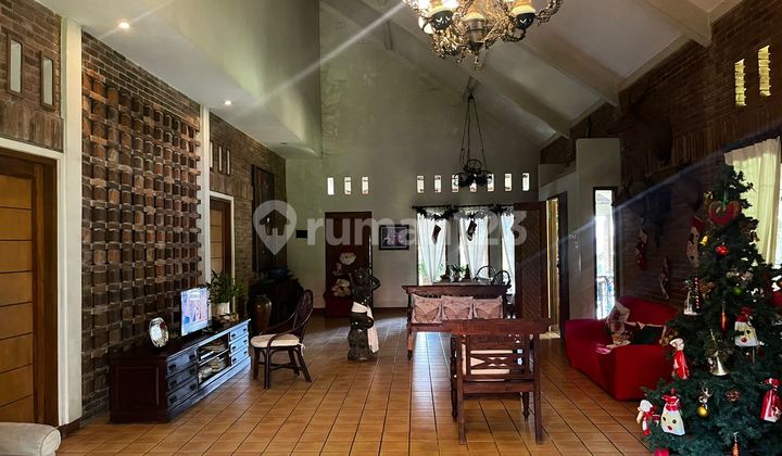 Rumah Klasik LT 1.070M2 Grafika Banyumanik Siap Huni 2