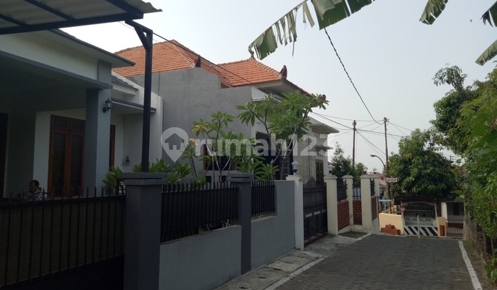 Quick Sale of Strategic House on Jl Karangrejo Banyumanik 2