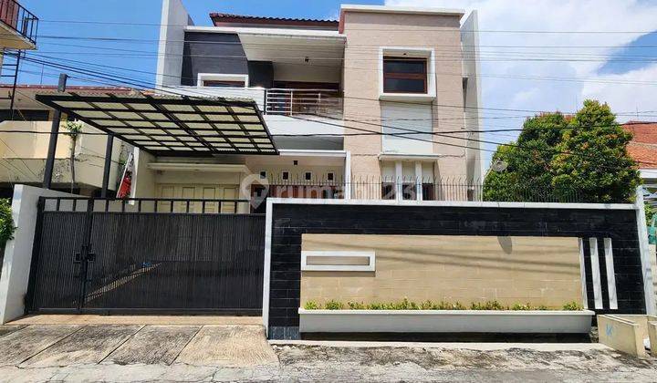 Rumah mewah tengah kota jl maluku siap huni 1