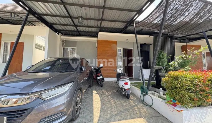 Fully Furnished 1.5-Storey House in BSB Village Ready to Use 1
