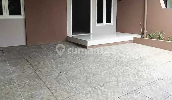 Beautiful Jati Raya Indah House in Banyumanik, Ready to Use 2