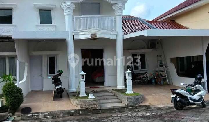 Include Furnished Rumah Mewah Graha Wahid 2