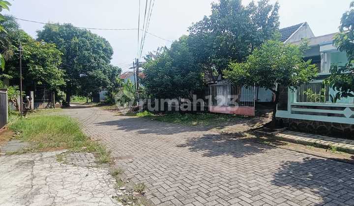 Tanah 220m2 Bonus Rumah jl candi prambanan FREE SHM