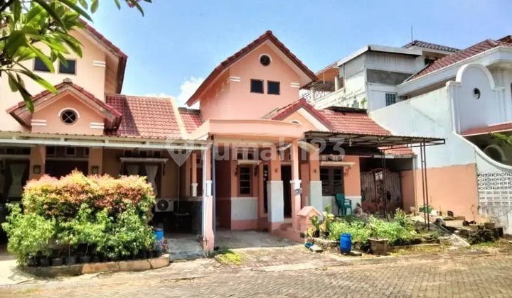Rent a minimalist house in Graha Taman Bunga BSB