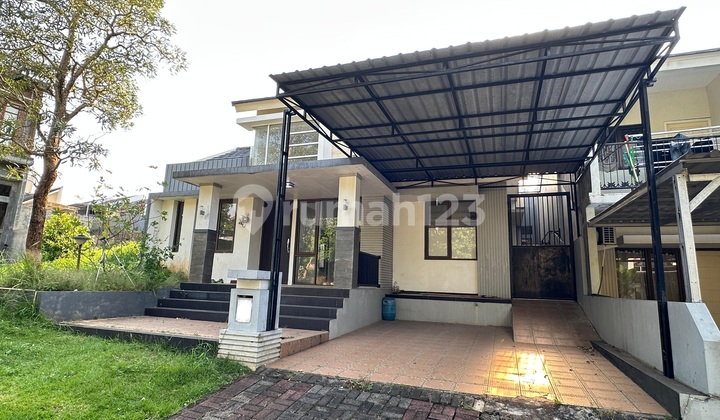 RUmah minimalis hook graha taman pelangi BSB 2