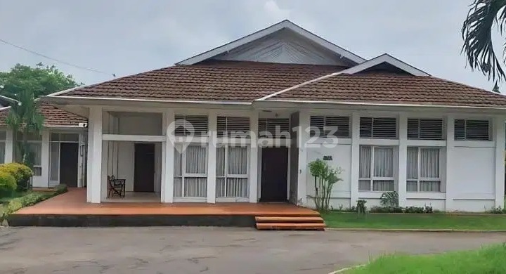 Commercial House by Setiabudi Banyumanik Main Road 1