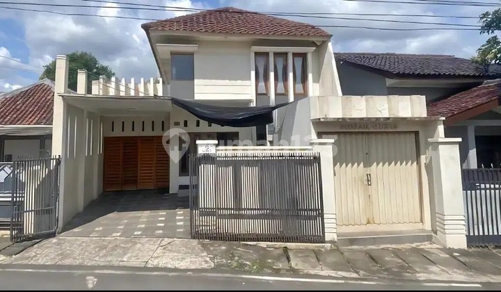 Middle City House, Jl Peterongan, Lamper Kidul, Free Fee 1