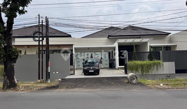 Rumah Modern Strategis Jl Abdurahman Saleh Semarang Barat 1