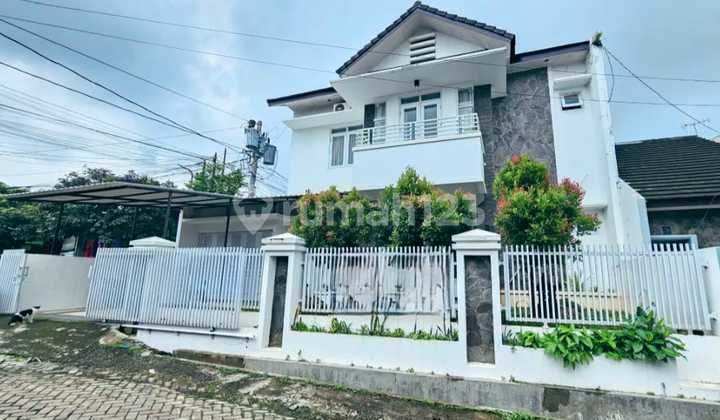 Luxury House on Gondang Street Near Undip Tembalang