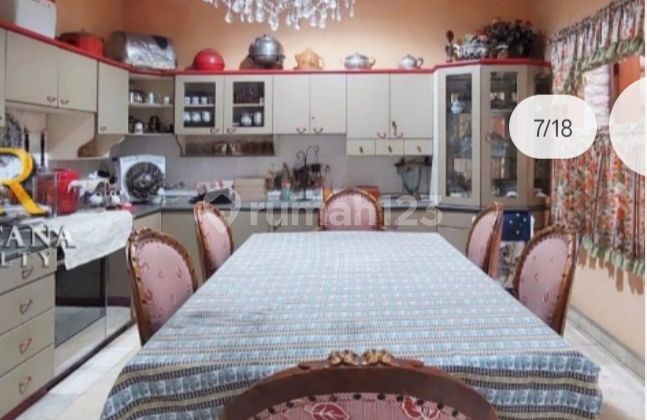 Rumah 2 Lantai Sudah Renovasi di Pondok Indah