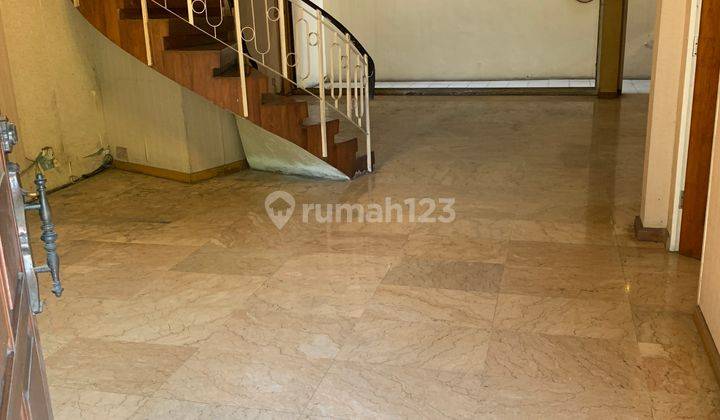 Para Penggemar Renovasi! Temukan Permata Tersembunyi Impian Anda! Unfurnished Butuh Renovasi SHM - Sertifikat Hak Milik 3 Lantai Rumah 3