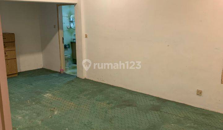 Para Penggemar Renovasi! Temukan Permata Tersembunyi Impian Anda! Unfurnished Butuh Renovasi SHM - Sertifikat Hak Milik 3 Lantai Rumah 10