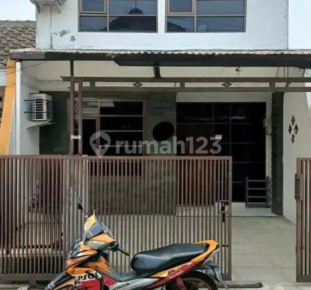 Disewakan khusus rumah tinggal siap huni Kembar Moh Toha tengah kota. Lingkungan aman dan nyaman dengan 3 akses  Sriwijaya, Soekarno Hatta, Mohamad Toha 1