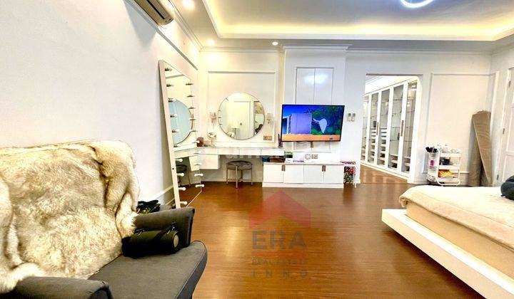 Bikin Betah Full Furnish Rumah Classic Lux Singgasana Pradana 1