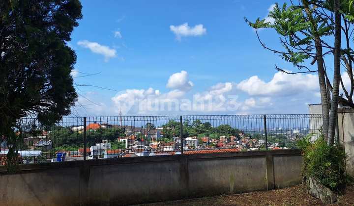 For Sale, Spacious Yard, Most Affordable House on Ligar Street, Cibeunying, Bandung. 2